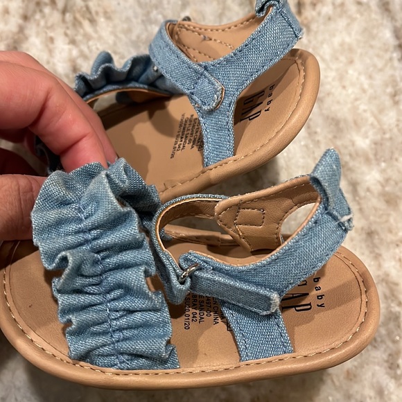 Baby Gap Denim Ruffle Sandals - Picture 4 of 4